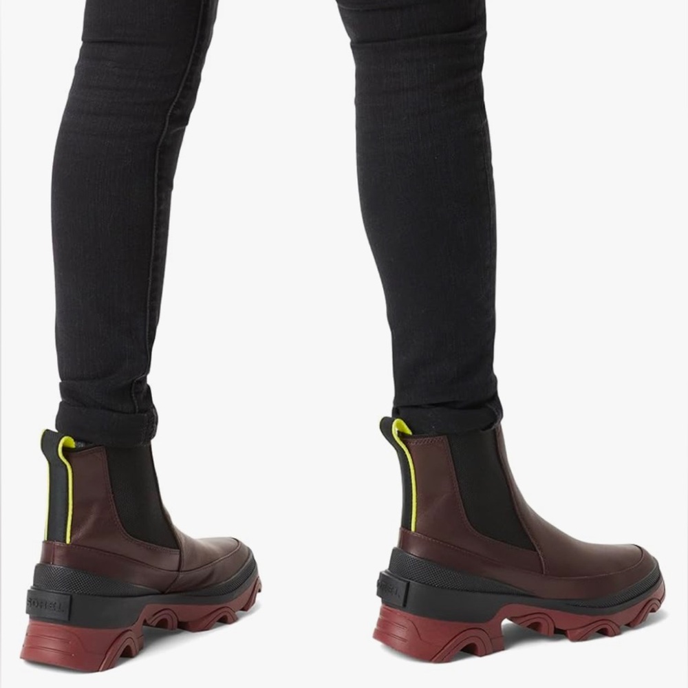 Sorel Brex Women’s Burgundy Rain / Winter Boots sz 9 / 9.5